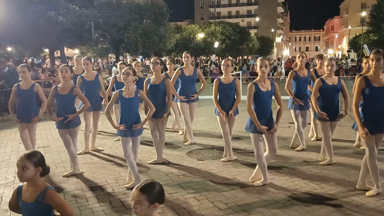Monopoli, lo sport invade Piazza Vittorio Emanuele: 24 associazioni per “Giocando sotto le Stelle”