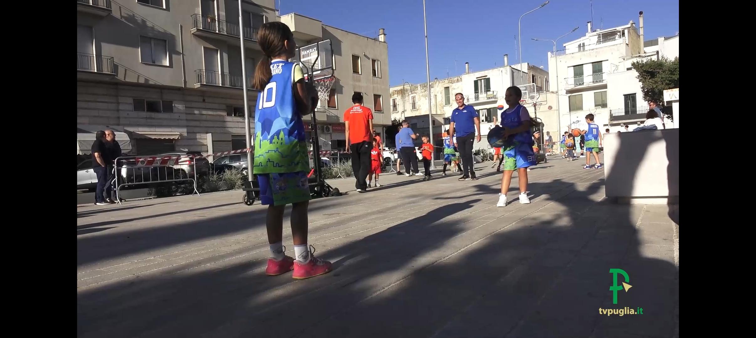 Conversano Urban Art, la bellezza scende in piazza con il basket