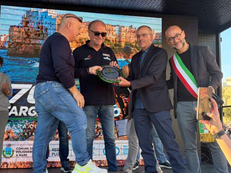 Polignano, William Harding vince la 76ª Targa Crocifisso: sport e tradizione in piazza